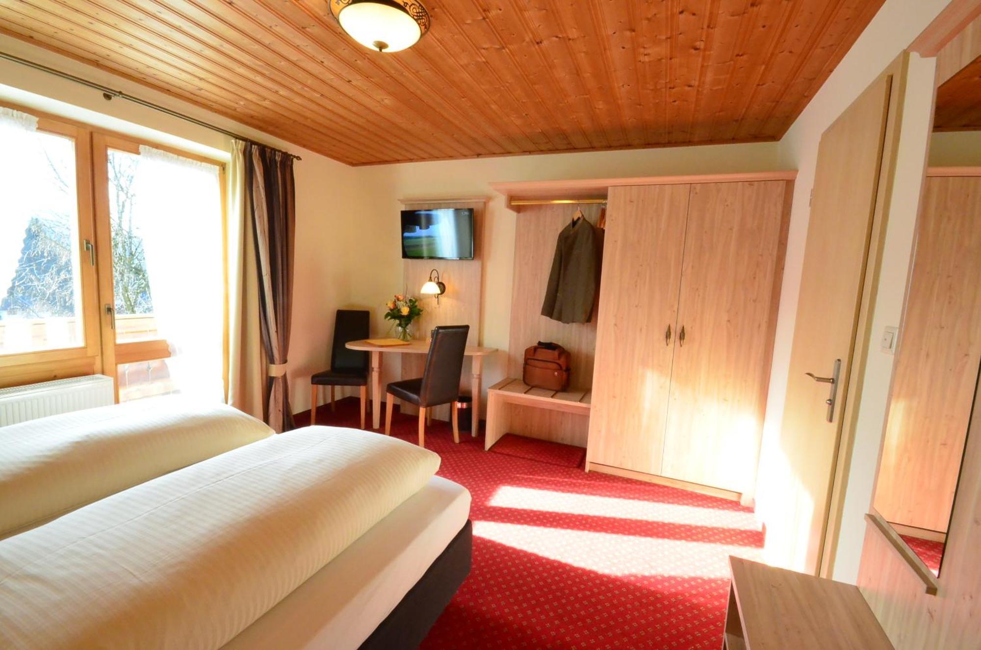 Guest house Gaestehaus Sonnenbichl 3*